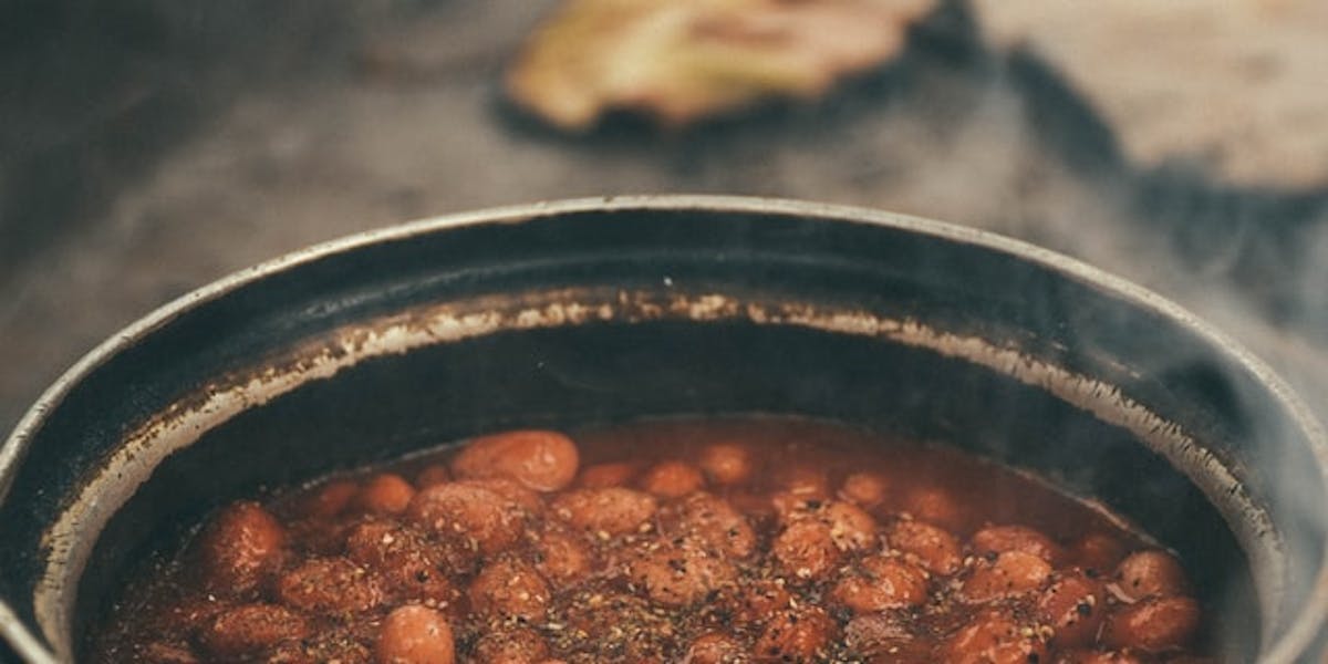 baked beans in pot