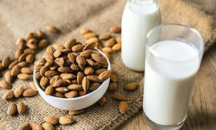 HOW TO MAKE ALMOND MILK AT HOME image