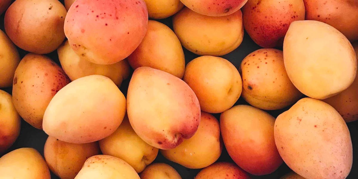 peaches macro