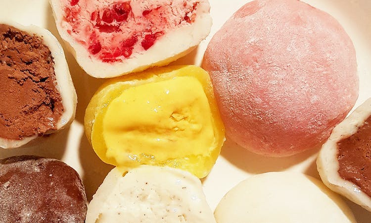 Colourful, different flavoured mochi ice cream 