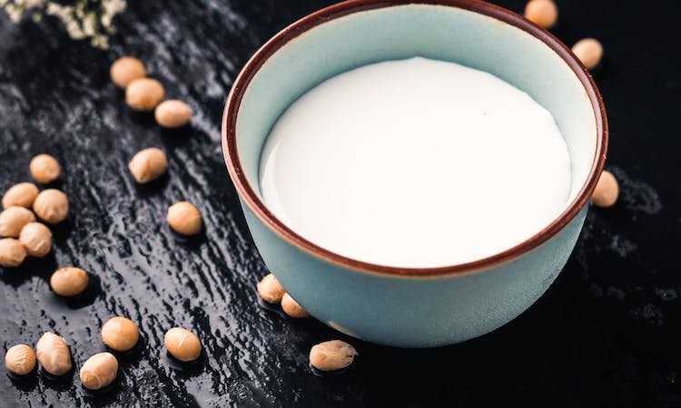 HOW TO MAKE SOY MILK AT HOME image