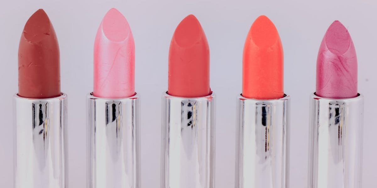 different coloured lipsticks